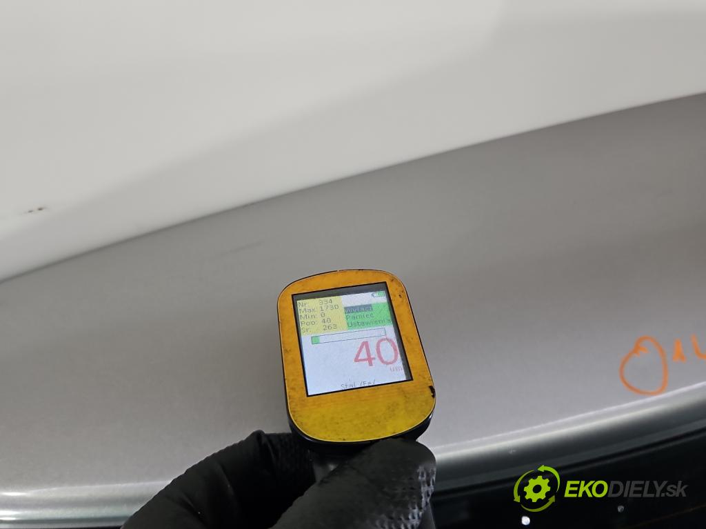 Toyota Yaris II 2005-2011 1.4 D4D 90 hp automatic 66 kW 1364 cm3 5- zadní kufrové dveře  (Zadní kapota (kufr))