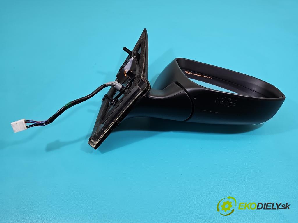 Toyota Auris II 2012-2018 1.6 16V 132 hp manual 97 kW 1598 cm3 5- zpětné zrcátko pravé  (Klika dveří ostatní)