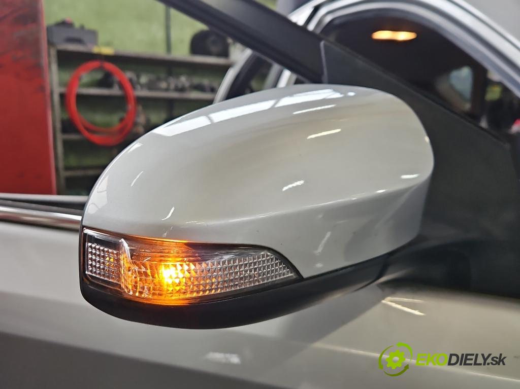 Toyota Auris II 2012-2018 1.6 16V 132 hp manual 97 kW 1598 cm3 5- zpětné zrcátko pravé  (Klika dveří ostatní)