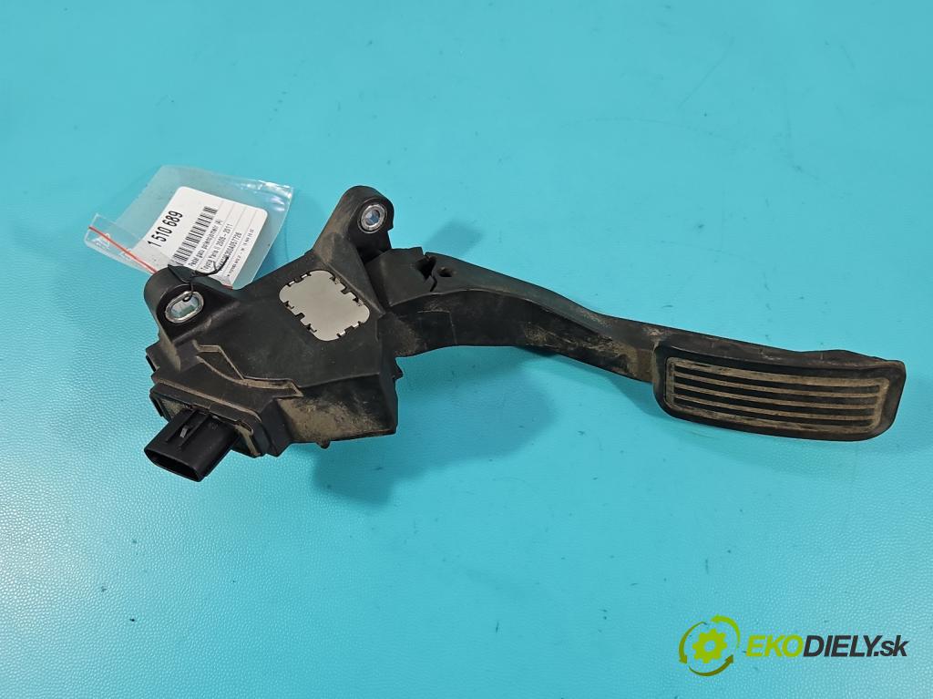 Toyota Yaris II 2005-2011 1.4 D4D 90 hp automatic 66 kW 1364 cm3 5- pedal plyn: potenciometr: 781100-D030