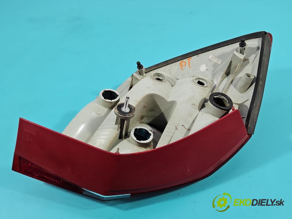 Skoda Fabia II 2007-2014 1.2 12V 69KM manual 51 kW 1198 cm3 5- svetlo / reflektor zadné pravé 5J6945096 (Kľučka dverí ostatné)