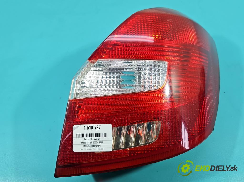 Skoda Fabia II 2007-2014 1.2 12V 69KM manual 51 kW 1198 cm3 5- svetlo / reflektor zadné pravé 5J6945096 (Kľučka dverí ostatné)