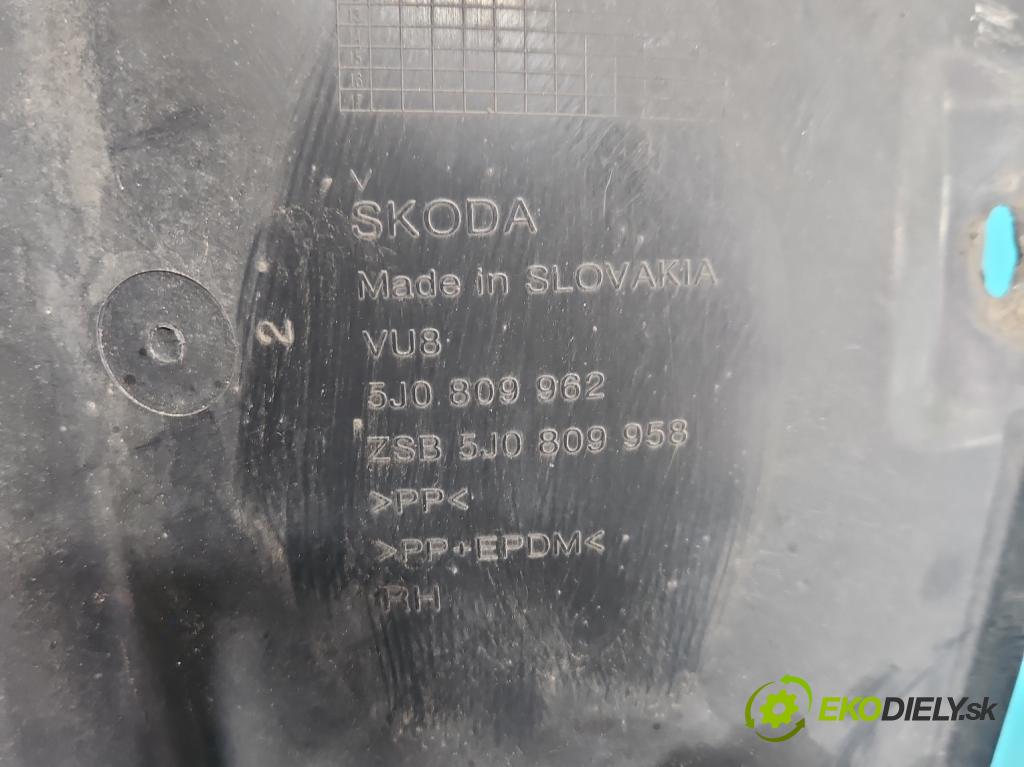 Skoda Fabia II 2007-2014 1.2 12V 69KM manual 51 kW 1198 cm3 5- blatník: přední pravé 5J0809962