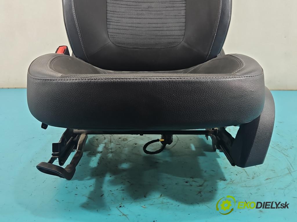 Opel Astra IV 2009-2015 1.6 16v 116 HP manual 85 kW 1598 cm3 5- Sedačka ľavý  (Sedadlo)