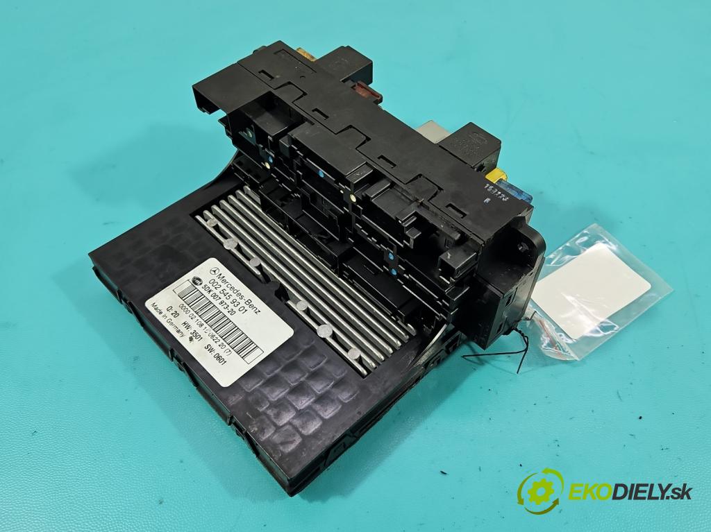 Mercedes C W203 2000-2007 2.0 kompressor 163 HP manual 120 kW 1998 cm3 3- skrinka poistka 0025459301 (Poistková skrinka)