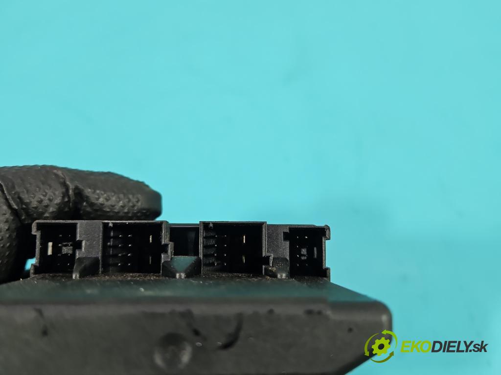 Mercedes C W203 2000-2007 2.0 kompressor 163 HP manual 120 kW 1998 cm3 3- Spínačka 2035450508 (Spínacia skrinka)