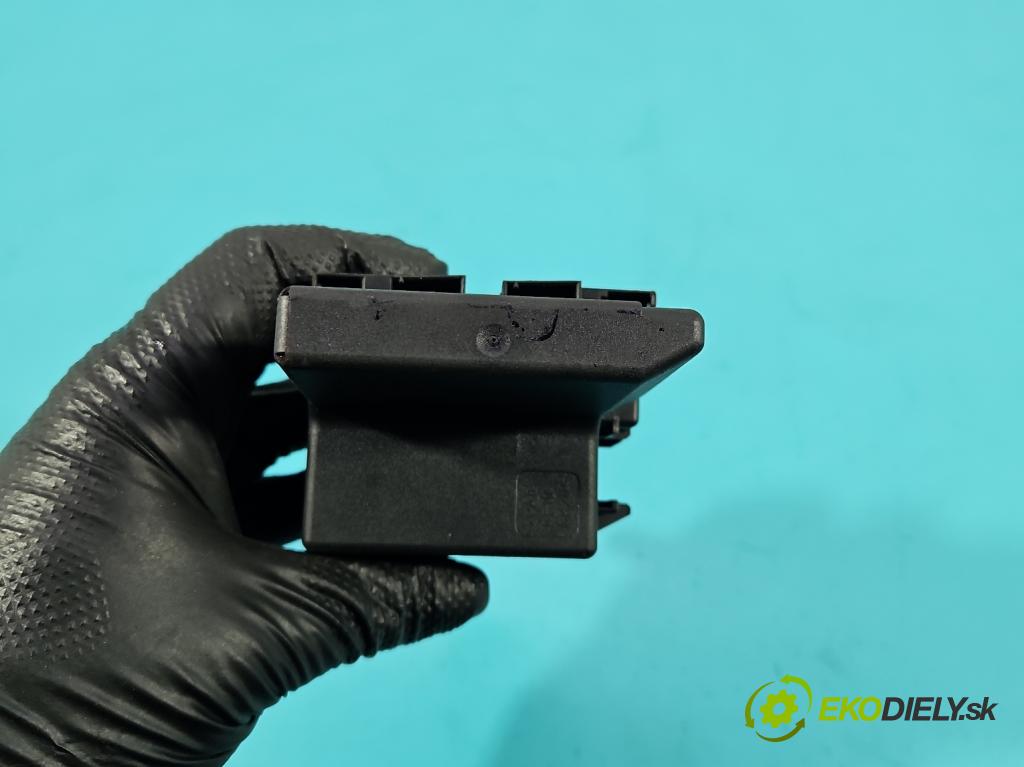 Mercedes C W203 2000-2007 2.0 kompressor 163 HP manual 120 kW 1998 cm3 3- Spínačka 2035450508 (Spínacia skrinka)