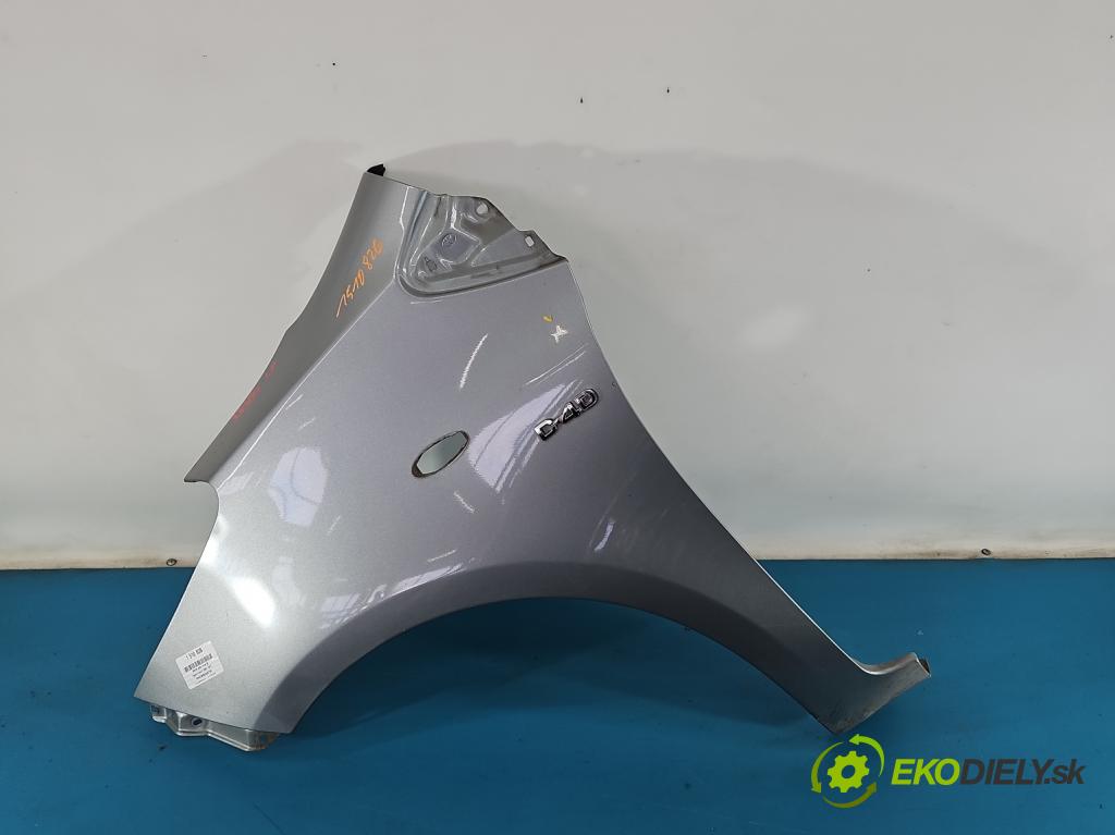 Toyota Yaris II 2005-2011 1.4 D4D 90 hp automatic 66 kW 1364 cm3 5- blatnik přední levý  (Levý přední blatník)