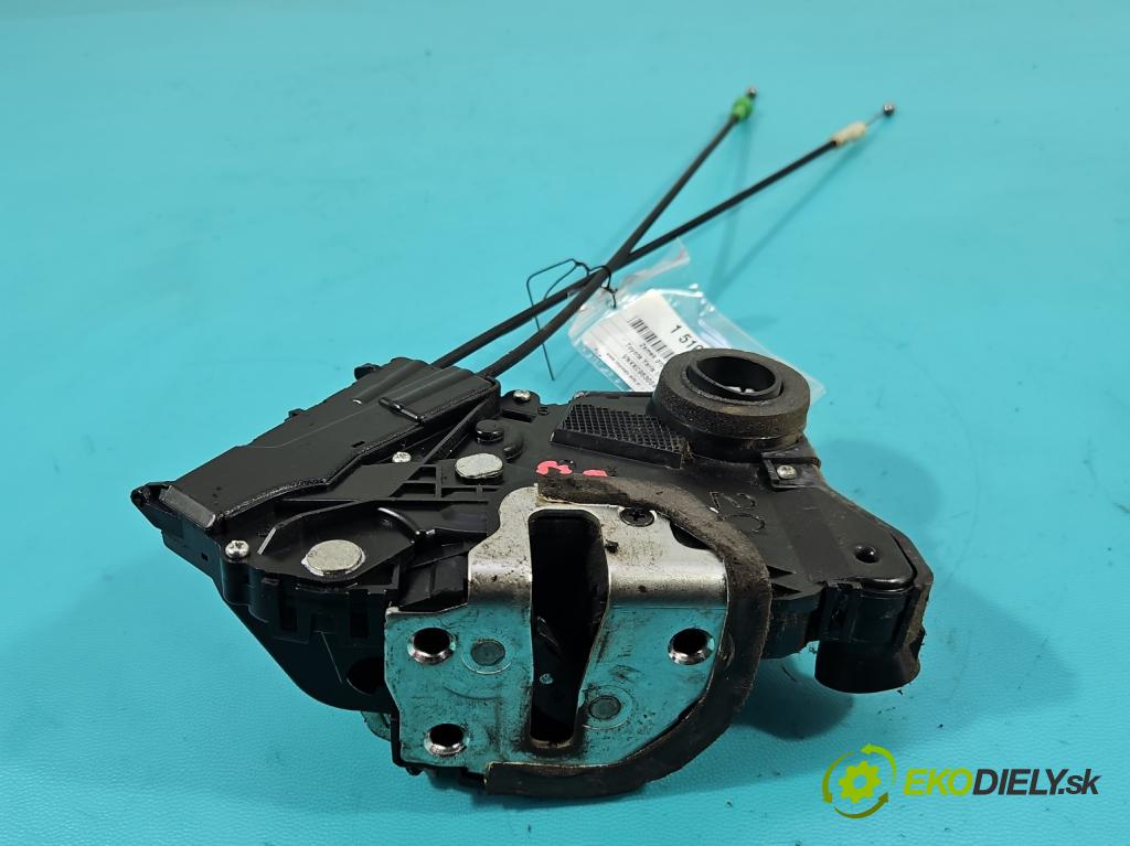 Toyota Yaris II 2005-2011 1.4 D4D 90 HP automatic 66 kW 1364 cm3 5- zámok predné pravý 