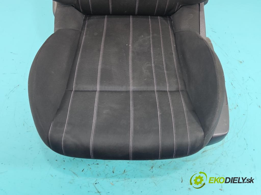 Citroen C4 II 2010-2017 1.4 16V 95 HP manual 70 kW 1397 cm3 5- Sedačka ľavý  (Sedadlo)