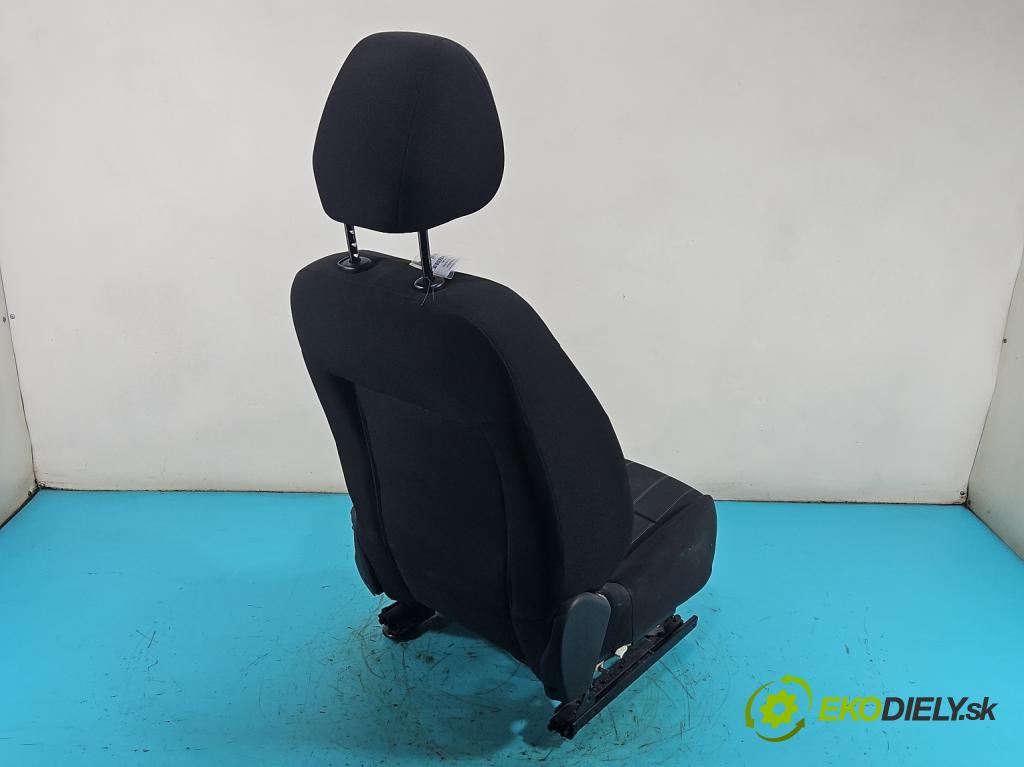 Citroen C4 II 2010-2017 1.4 16V 95 HP manual 70 kW 1397 cm3 5- Sedačka ľavý  (Sedadlo)
