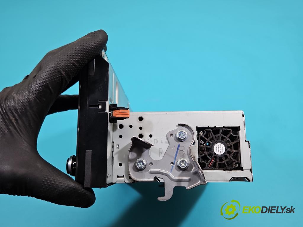 Toyota Corolla E21 2019- 1.8 16V 98 HP automatic 72 kW 1798 cm3 4- Radio originál 86140-02820