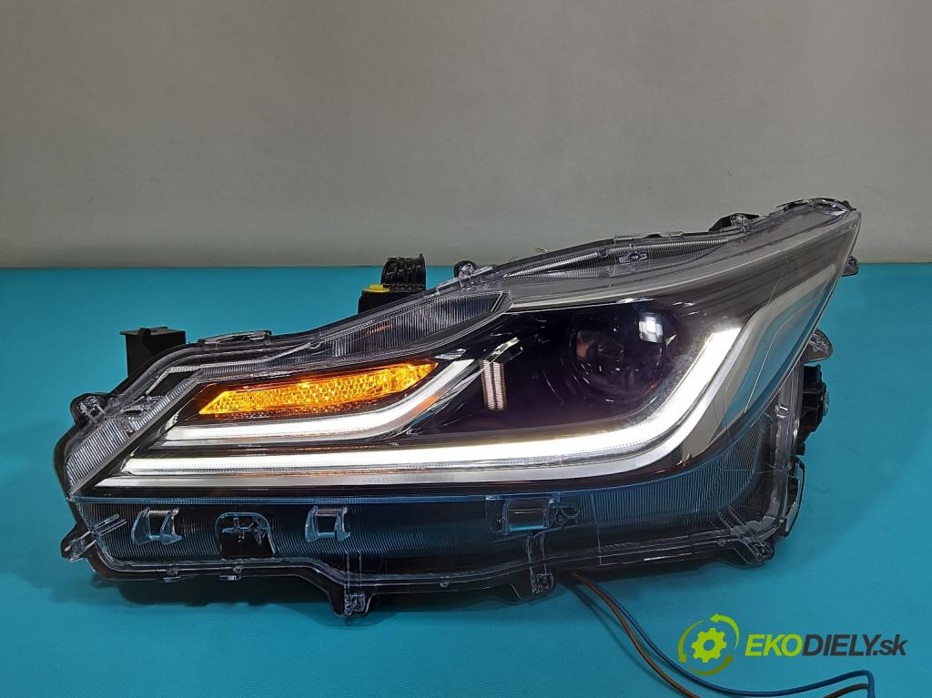 Toyota Corolla E21 2019- 1.8 16V 98 HP automatic 72 kW 1798 cm3 4- Reflektor: ľavý 81185-02T51 (Kľučka dverí ostatné)