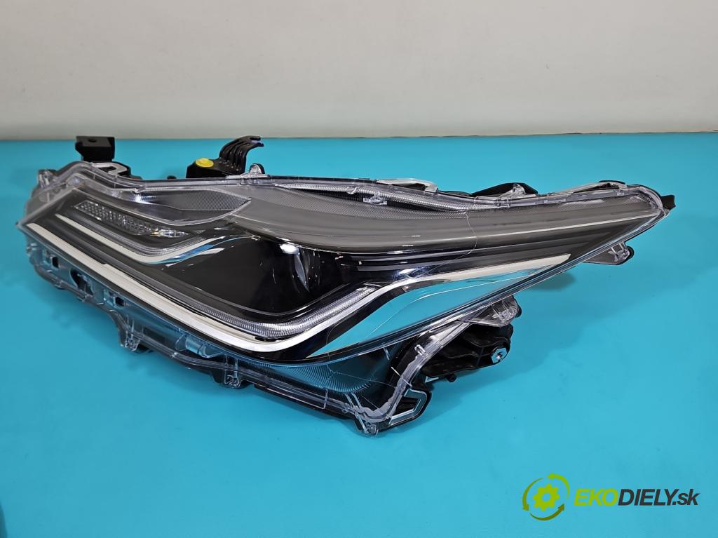 Toyota Corolla E21 2019- 1.8 16V 98 HP automatic 72 kW 1798 cm3 4- Reflektor: ľavý 81185-02T51 (Kľučka dverí ostatné)