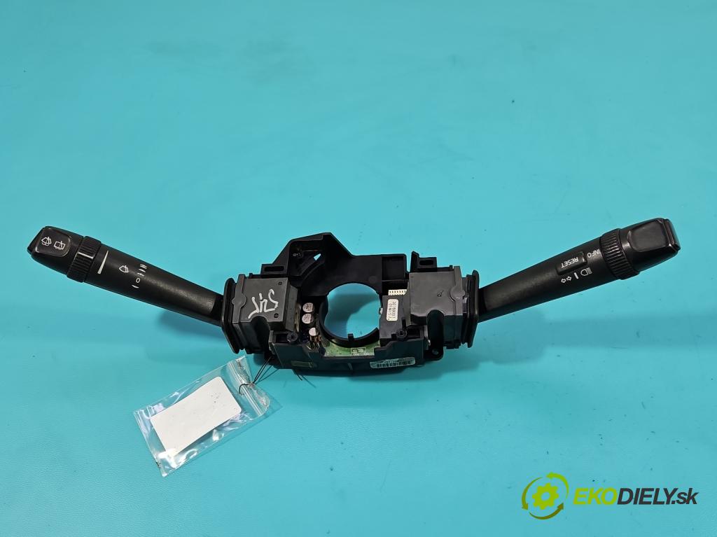 Volvo V70 II 1999-2007 2.4 D5 163 HP automatic 120 kW 2401 cm3 5- prepínač komplex: 30739600 (Prepínacie páčky pod volantom)