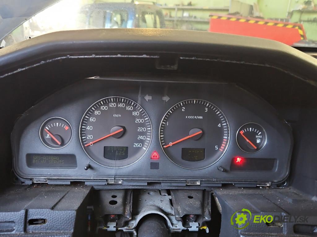 Volvo V70 II 1999-2007 2.4 D5 163 HP automatic 120 kW 2401 cm3 5- prístrojovka/ budíky 30682277 (Prístrojová doska)