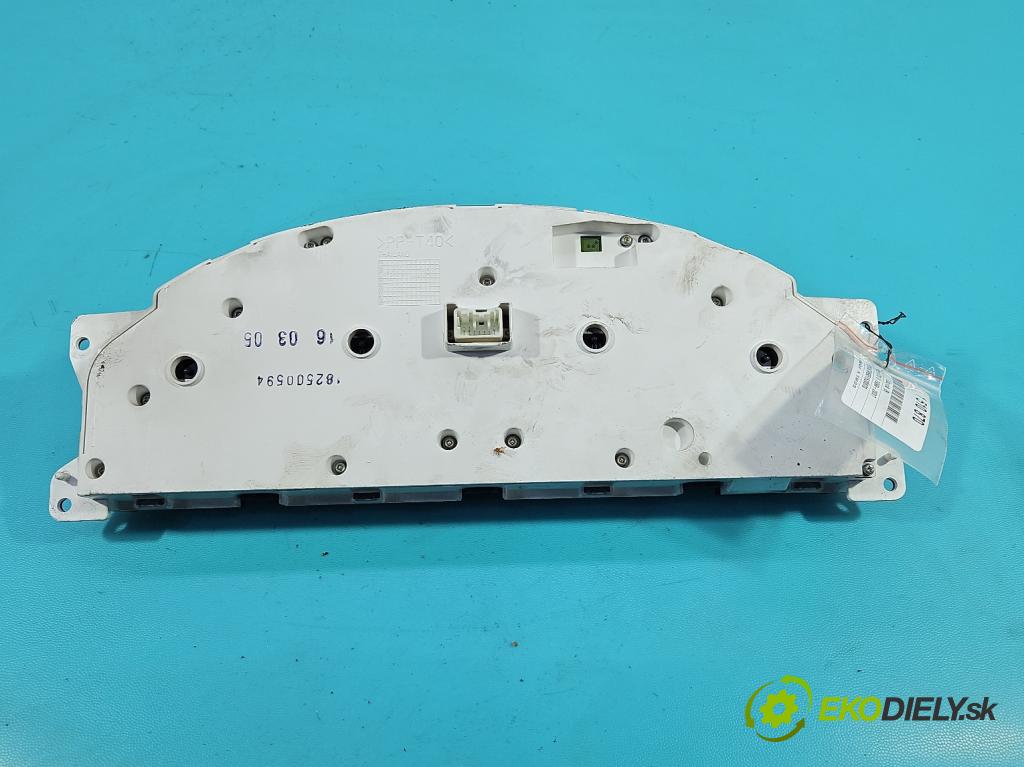 Volvo V70 II 1999-2007 2.4 D5 163 HP automatic 120 kW 2401 cm3 5- prístrojovka/ budíky 30682277 (Prístrojová doska)