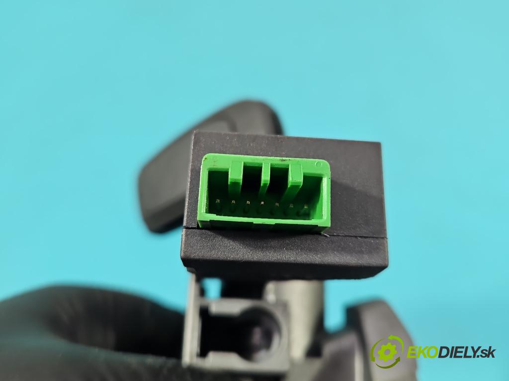 Volvo V70 II 1999-2007 2.4 D5 163 HP automatic 120 kW 2401 cm3 5- Spínačka 8621509 (Spínacia skrinka)