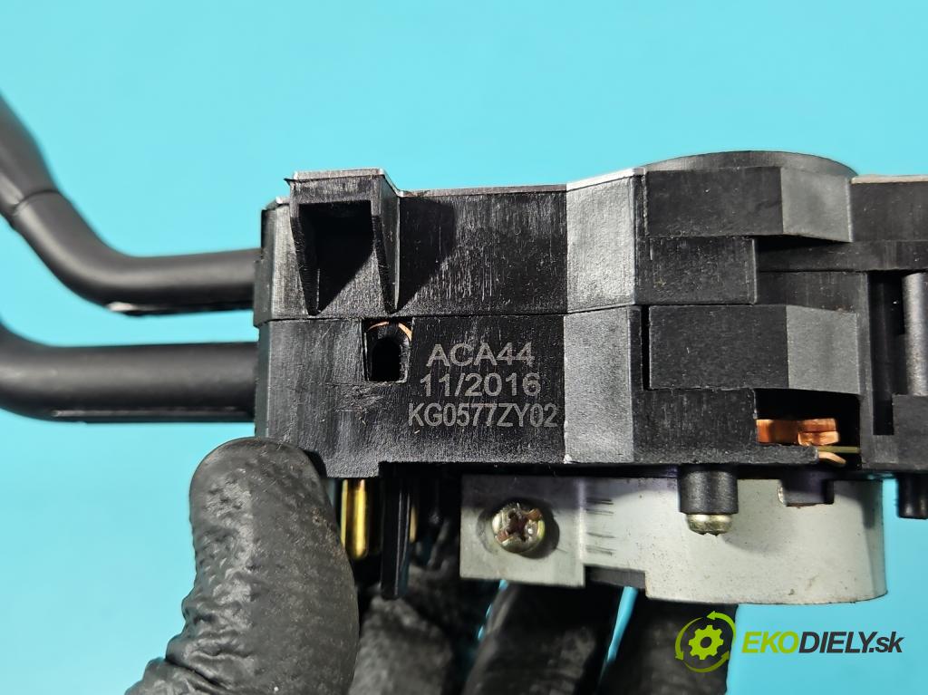 Audi 80 B4 1991-1994 2.0 90 HP manual 66 kW 1984 cm3 4- prepínač komplex: 4A0953503 (Prepínacie páčky pod volantom)