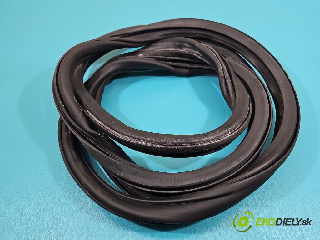 Vw Sharan II 2010-2022 2.0 tdi 177 HP automatic 130 kW 1968 cm3 5- Těsnění: dvere zadné pravé  (Karoséria ostatné)