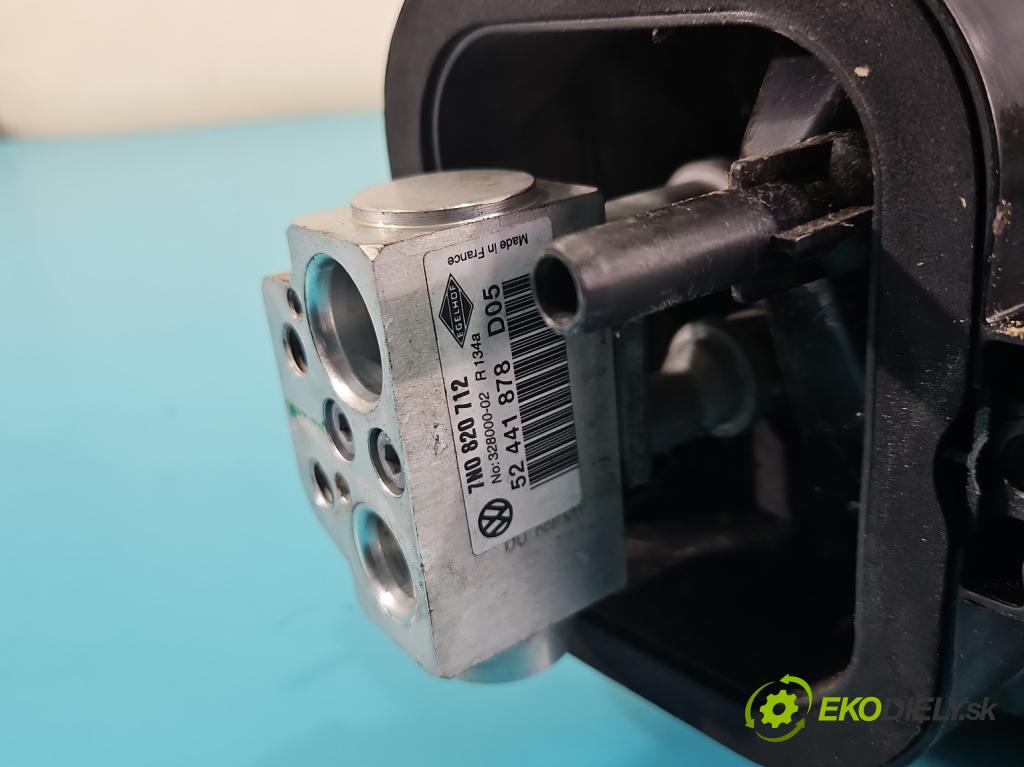 Vw Sharan II 2010-2022 2.0 tdi 177 hp automatic 130 kW 1968 cm3 5- radiátor 7N0820004C (Radiátor topení)