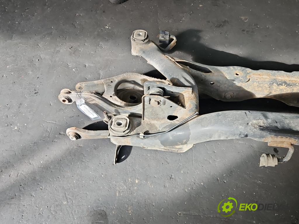 Vw Sharan II 2010-2022 2.0 tdi 177 hp automatic 130 kW 1968 cm3 5- zadní výztuha  (Zadní výztuha)