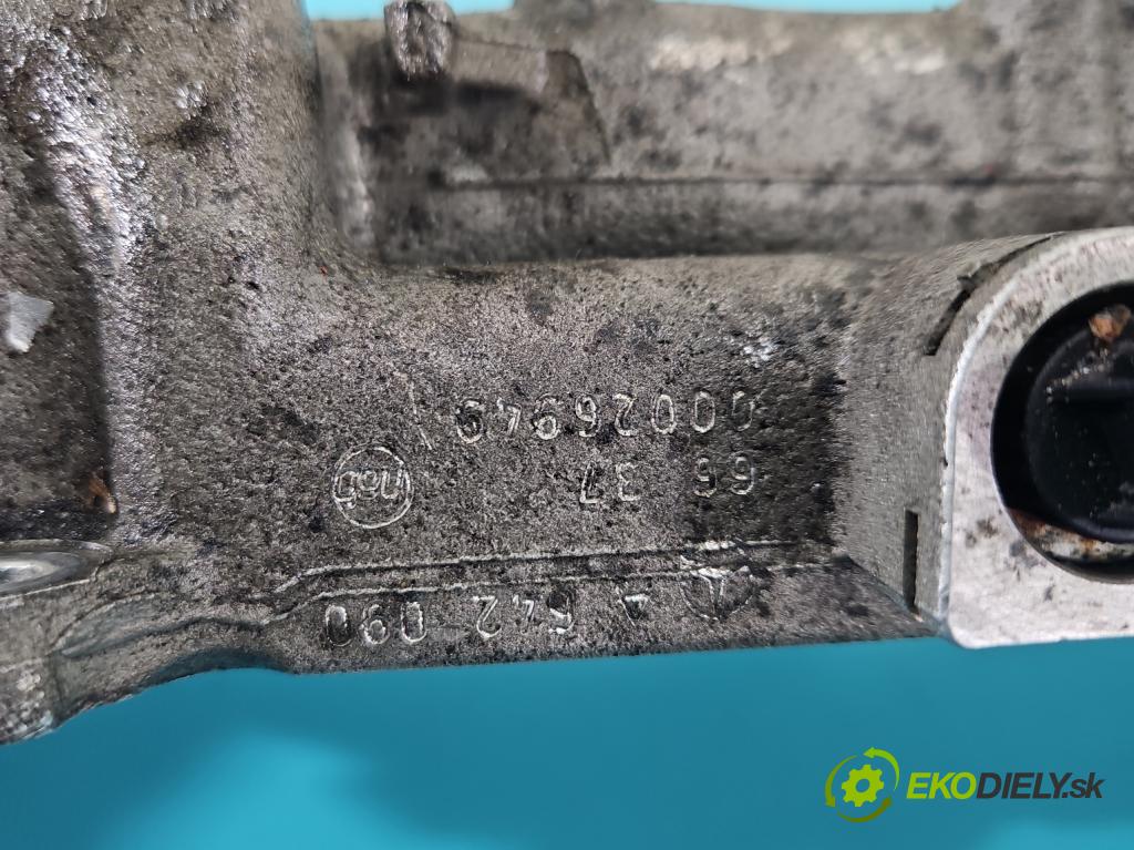 Mercedes CLS II C218 2010-2018 3.0 cdi (642853) 265KM automatic 195 kW 2987 cm3 4- potrubí sací A642090 (Sací potrubí)