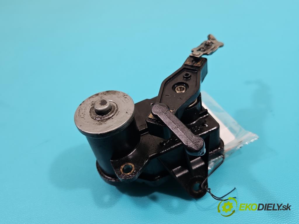 Mercedes CLS II C218 2010-2018 3.0 cdi (642853) 265KM automatic 195 kW 2987 cm3 4- Ovladač: klapky: kolektor A642150059402 (Motorček ostatné)