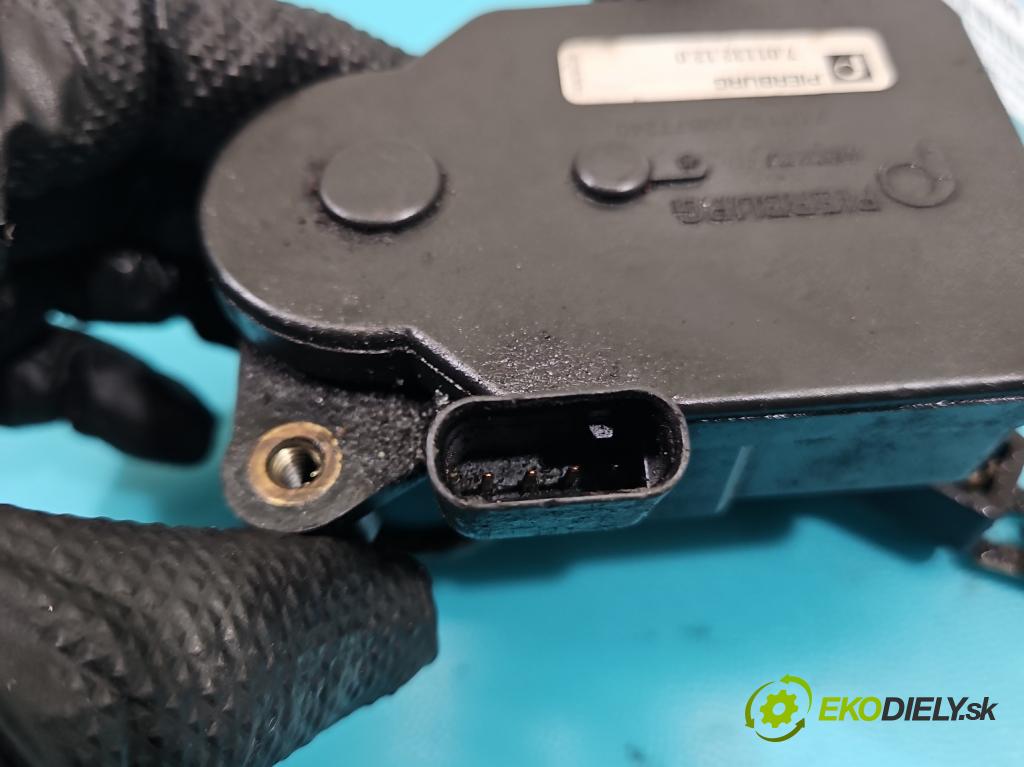 Mercedes CLS II C218 2010-2018 3.0 cdi (642853) 265KM automatic 195 kW 2987 cm3 4- Ovladač: klapky: kolektor A642150059402 (Motorček ostatné)