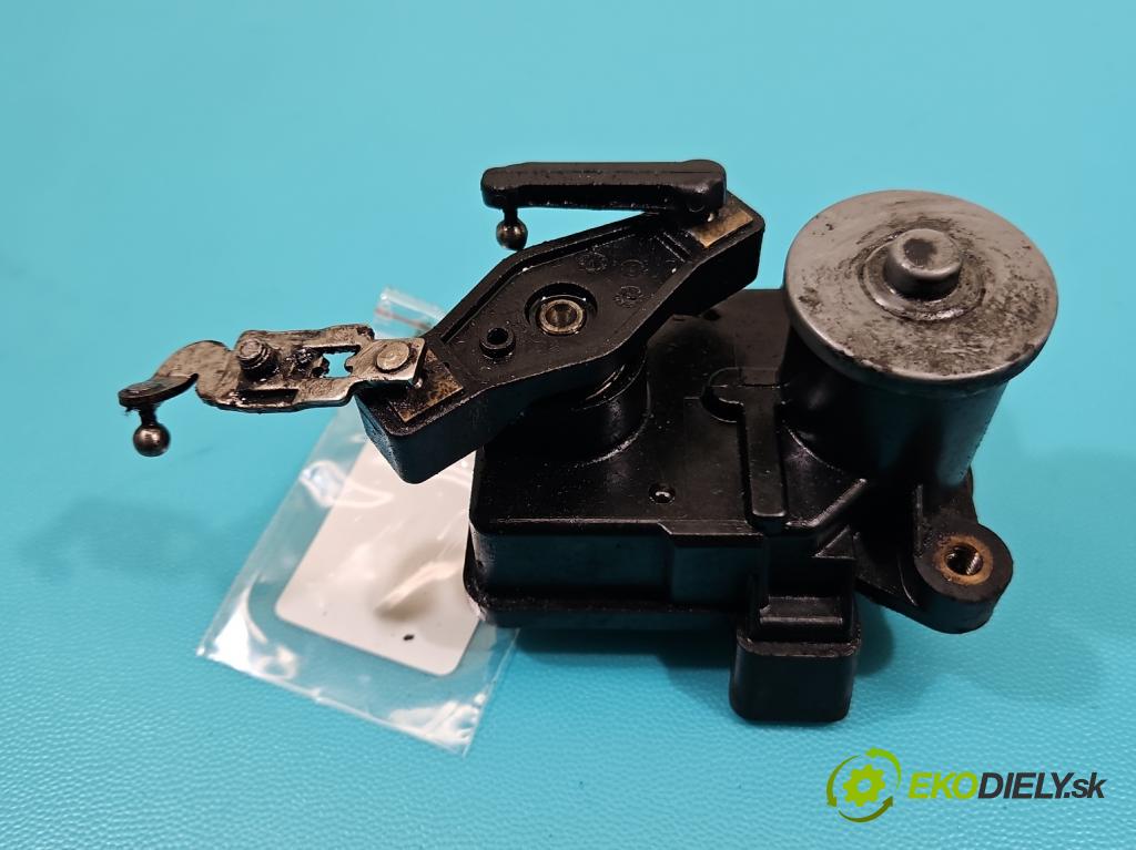 Mercedes CLS II C218 2010-2018 3.0 cdi (642853) 265KM automatic 195 kW 2987 cm3 4- Ovladač: klapky: kolektor A642150059402 (Motorček ostatné)