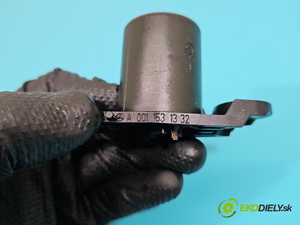 Mercedes CLS II C218 2010-2018 3.0 cdi (642853) 265KM automatic 195 kW 2987 cm3 4- snímač úroveň: oleja: A0011531332 (Snímač)