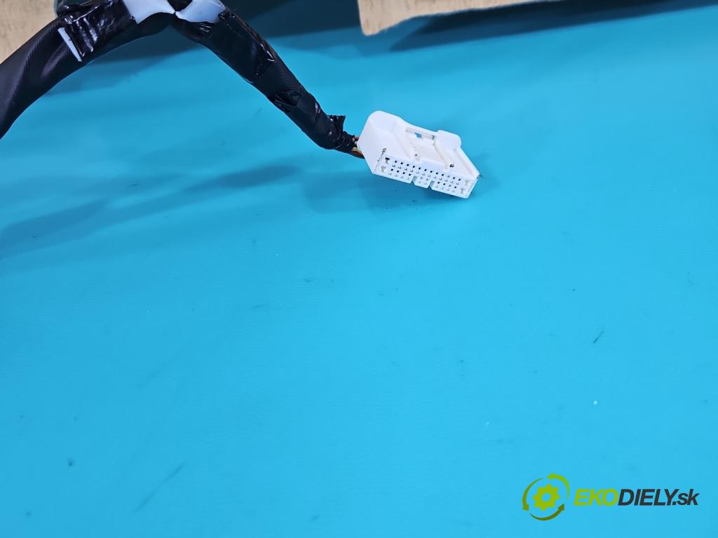 Toyota Auris II 2012-2018 hatchback: 5-