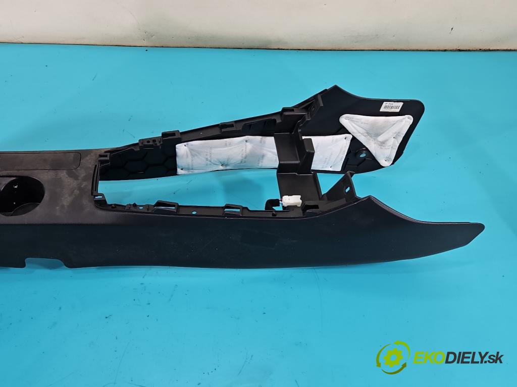 Kia Rio IV 2016-2023 1.2 16V 84KM manual 61.8 kW 1197 cm3 5- operadlo 84611-H8100 (Lakťová opierka)