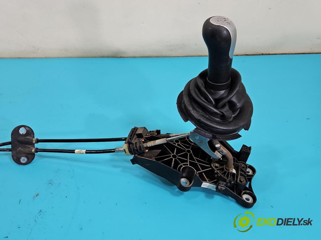 Ford Fiesta Mk6 2002-2008 1.4 tdci 68 HP manual 50 kW 1399 cm3 5- Páka: Změny: stupeň,rýchlosť  (Rýchlostná páka (kulisa))