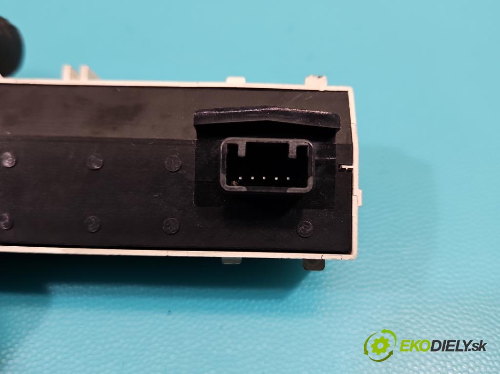 Toyota Corolla E21 2019- 1.8 16V 98 HP automatic 72 kW 1798 cm3 4- Zobrazit: 93950-02520 (Prístrojová doska)