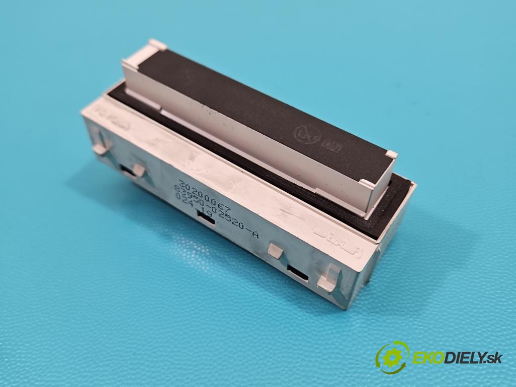 Toyota Corolla E21 2019- 1.8 16V 98 HP automatic 72 kW 1798 cm3 4- Zobrazit: 93950-02520 (Prístrojová doska)