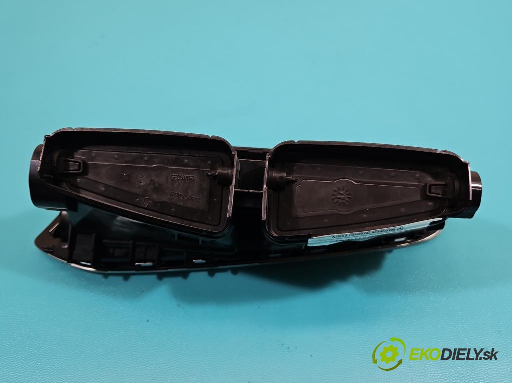 Citroen C4 II 2010-2017 1.4 16V 95 HP manual 70 kW 1397 cm3 5- Mřížka: kúrenia stredová 9676609977 (Mriežka kúrenia (fukár))
