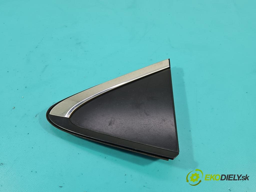 Toyota Corolla E21 2019- 1.8 16V 98 HP automatic 72 kW 1798 cm3 4- lišta blatník zadné pravé EK-2696 (Lišta)