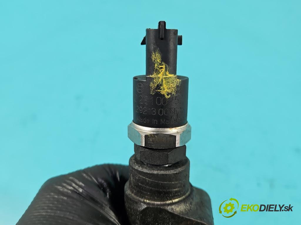 Volvo V70 II 1999-2007 2.4 D5 163 HP automatic 120 kW 2401 cm3 5- lišta vstrekovacia 0445215010 (Vstrekovacia lišta)