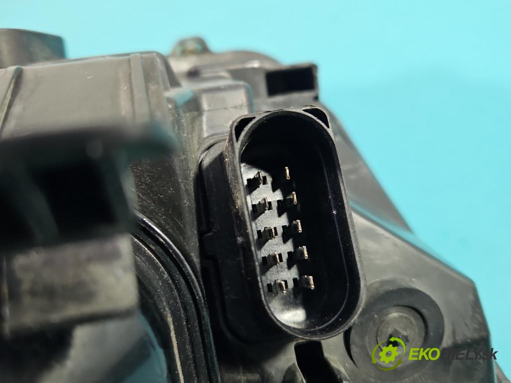 Ford Focus Mk2 2004-2011 2.0 tdci 136 HP manual 100 kW 1997 cm3 5- Reflektor: ľavý 4M51-13W030-EC (Kľučka dverí ostatné)