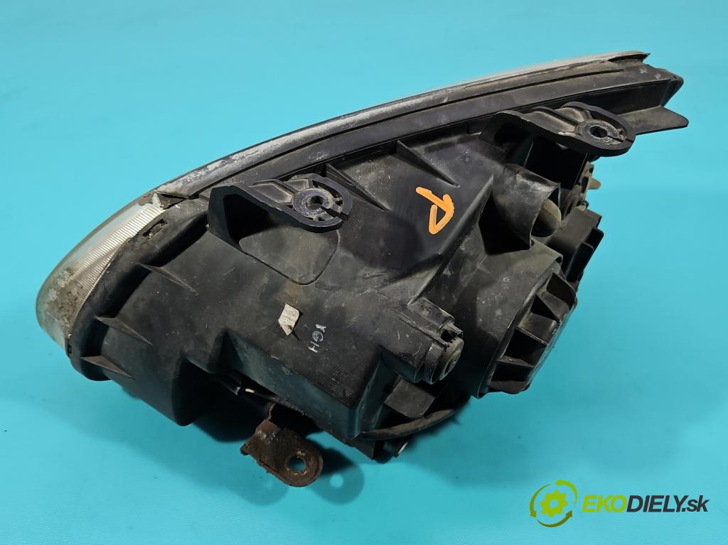 Kia Carens II 2002-2006 1.8 16V 126 HP manual 93 kW 1793 cm3 5- Reflektor: pravý 0K2FA51020 (Svetlo predné pravé)