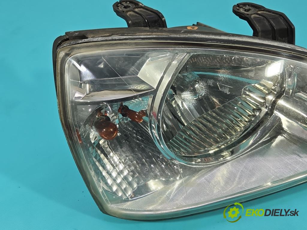 Kia Carens II 2002-2006 1.8 16V 126 HP manual 93 kW 1793 cm3 5- Reflektor: pravý 0K2FA51020 (Svetlo predné pravé)