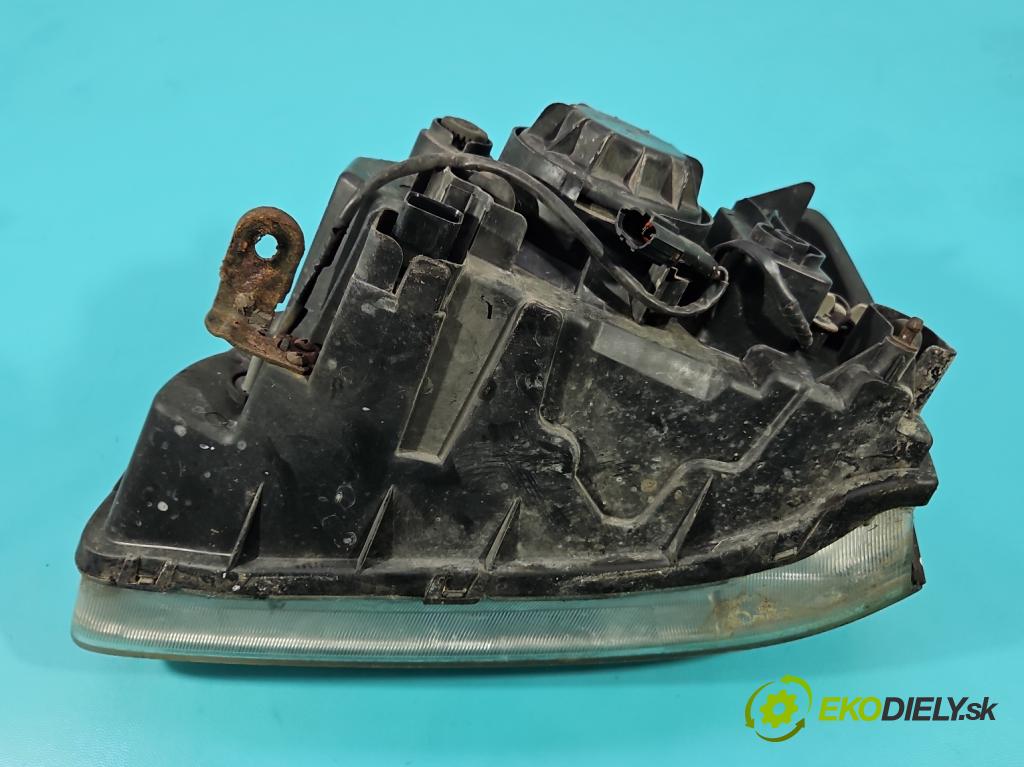 Kia Carens II 2002-2006 1.8 16V 126 HP manual 93 kW 1793 cm3 5- Reflektor: pravý 0K2FA51020 (Svetlo predné pravé)