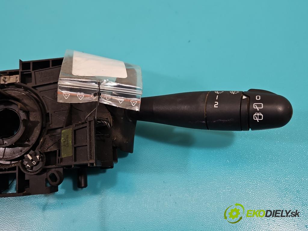 Renault Clio II 1998-2012 1,2.0 16V 75 HP manual 55 kW 1149 cm3 5- prepínač komplex: 8200204068 (Prepínacie páčky pod volantom)