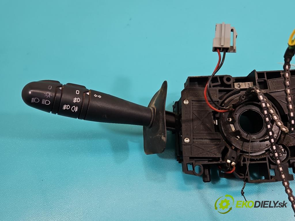 Renault Clio II 1998-2012 1,2.0 16V 75 HP manual 55 kW 1149 cm3 5- prepínač komplex: 8200204068 (Prepínacie páčky pod volantom)