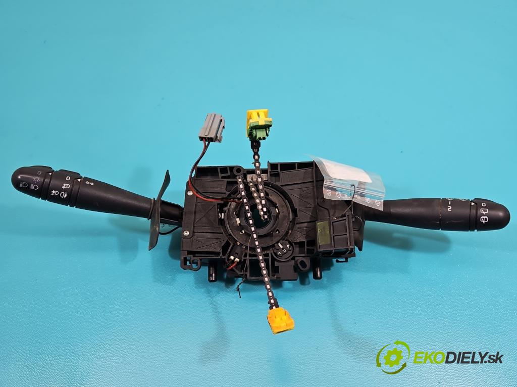 Renault Clio II 1998-2012 1,2.0 16V 75 HP manual 55 kW 1149 cm3 5- prepínač komplex: 8200204068 (Prepínacie páčky pod volantom)