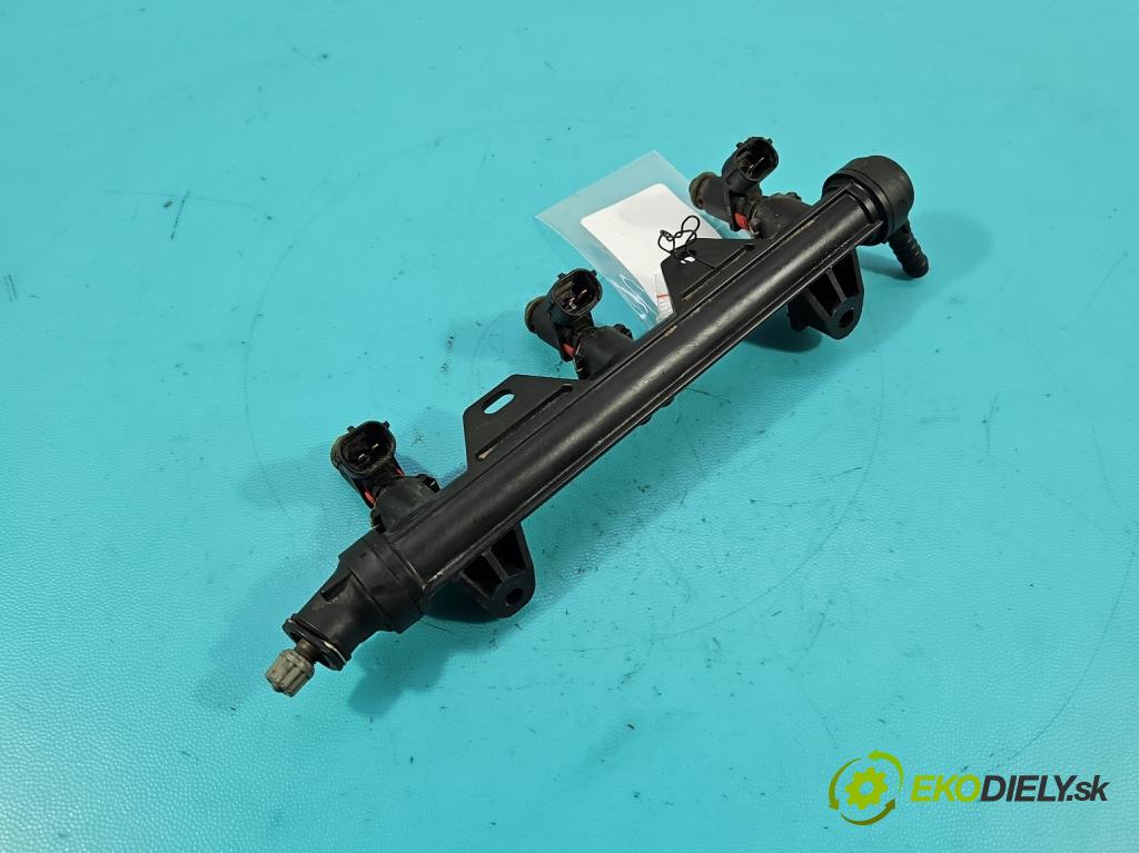 Skoda Fabia II 2007-2014 1.2 12V 69KM manual 51 kW 1198 cm3 5- vstrek 03E133320A (Vstrekovač paliva)