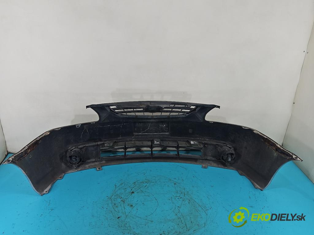 Kia Carens II 2002-2006 1.8 16V 126 hp manual 93 kW 1793 cm3 5- nárazník přední  (Klika dveří ostatní)