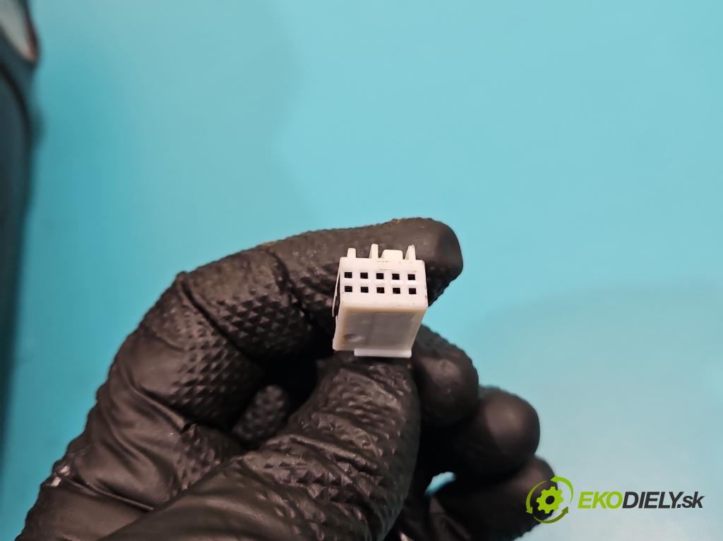 Jeep Grand Cherokee WK2 IV 2010-2021 3.0 CRD 250 hp automatic 184 kW 2987 cm3 5- zpětné zrcátko pravé  (Klika dveří ostatní)