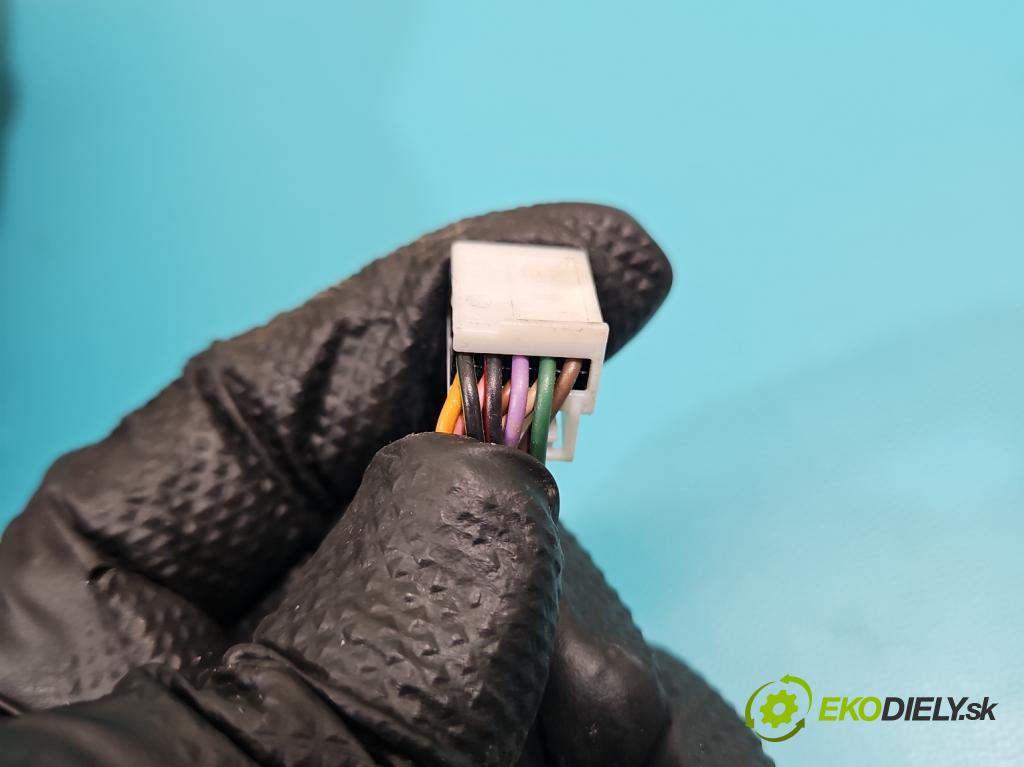 Jeep Grand Cherokee WK2 IV 2010-2021 3.0 CRD 250 hp automatic 184 kW 2987 cm3 5- zpětné zrcátko pravé  (Klika dveří ostatní)